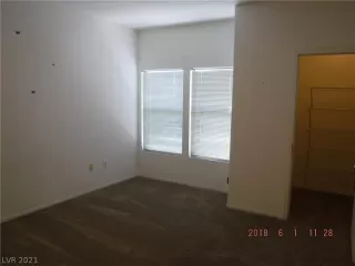 Photo #4: 2286339 Listing