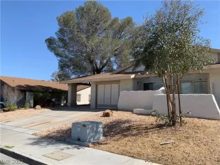 Photo #1: 2286372 Listing