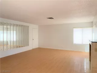 Photo #2: 2286372 Listing