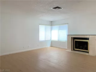 Photo #6: 2286372 Listing