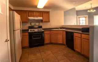 Photo #2: 2286374 Listing