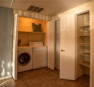 Photo #3: 2286374 Listing