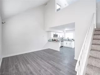 Photo #5: 2286389 Listing 