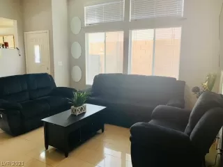 Photo #6: 2286391 Listing