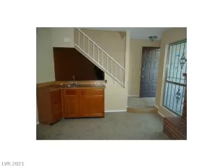 Photo #2: 2286432 Listing