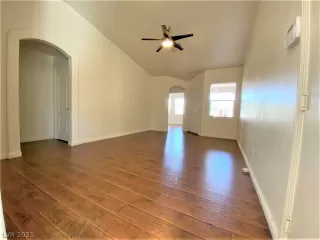 Photo #3: 2286445 Listing 