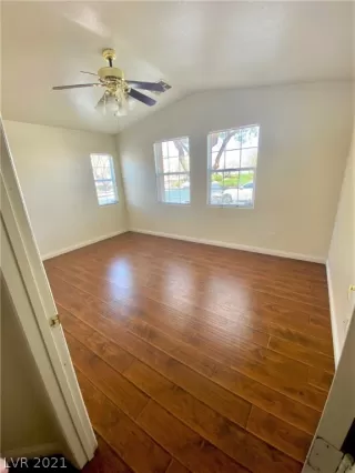 Photo #4: 2286445 Listing 