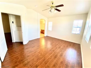 Photo #5: 2286445 Listing 