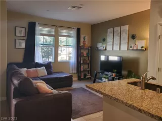 Photo #3: 2286451 Listing