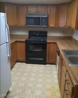 Photo #3: 2286471 Listing 