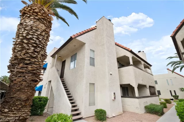 MLS: 2286478 Condo For Sale