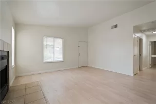 Photo #4: 2286478 Listing