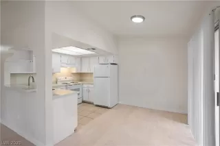 Photo #5: 2286478 Listing