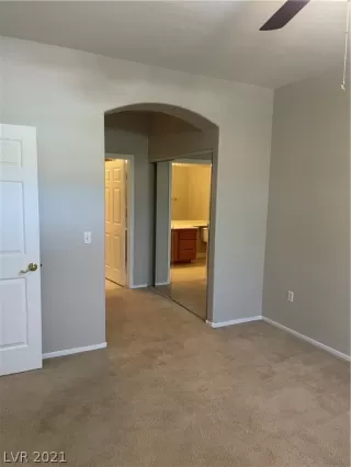 Photo #4: 2286521 Listing