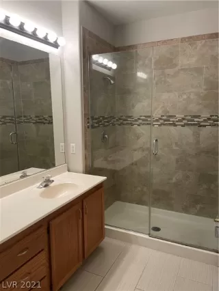 Photo #5: 2286521 Listing