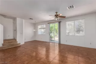 Photo #3: 2286562 Listing