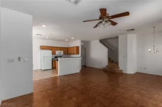 Photo #5: 2286562 Listing