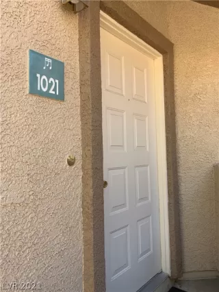 Photo #2: 2286569 Listing