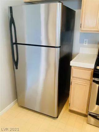 Photo #5: 2286569 Listing