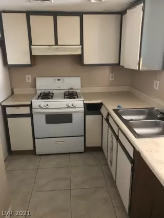 Photo #2: 2286596 Listing 