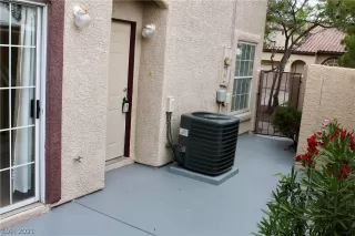 Photo #2: 2286647 Listing