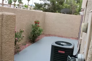 Photo #3: 2286647 Listing