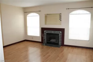 Photo #4: 2286647 Listing