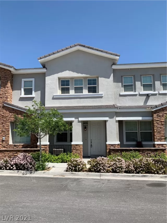 MLS: 2286676 Condo For Sale