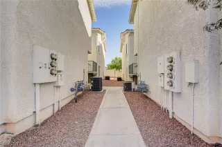 Photo #3: 2286693 Listing 