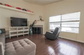 Photo #5: 2286708 Listing 