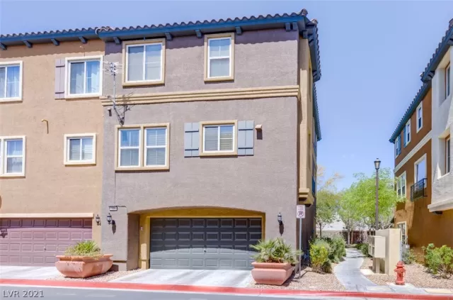 MLS: 2286713 Condo For Sale