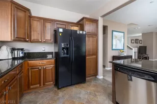 Photo #4: 2286713 Listing