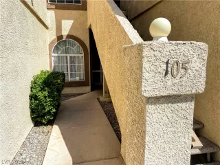 Photo #4: 2286716 Listing