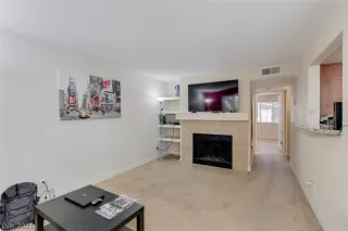 Photo #5: 2286719 Listing