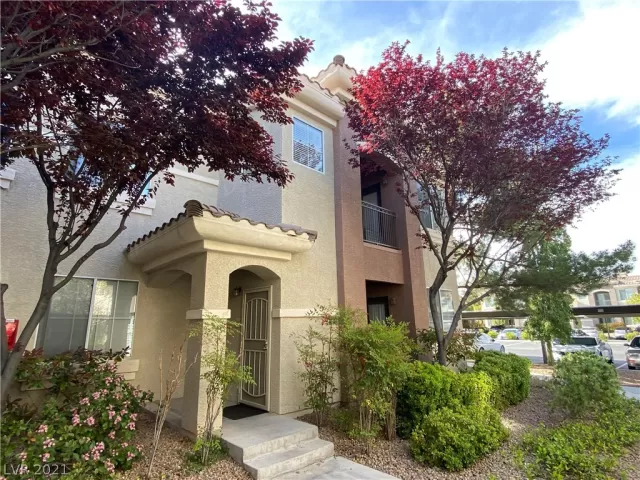 MLS: 2286725 Condo For Sale