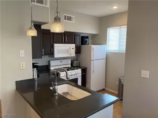 Photo #3: 2286725 Listing 