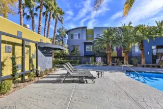 Photo #2: 2286733 Listing