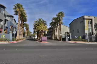 Photo #3: 2286733 Listing