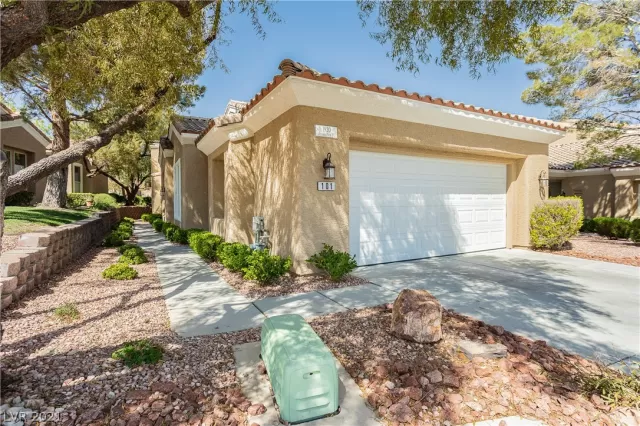 MLS: 2286734 Condo For Sale
