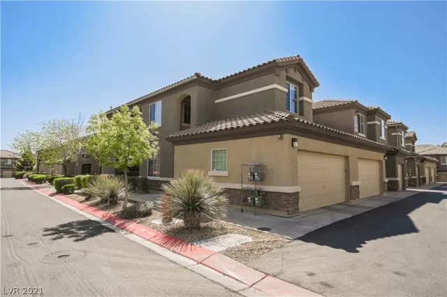 MLS: 2286766 Condo For Sale