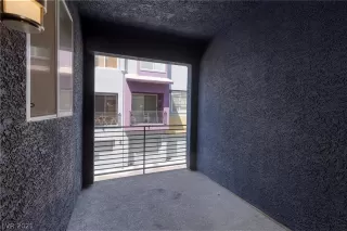 Photo #5: 2286854 Listing