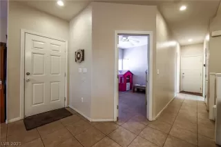 Photo #5: 2286861 Listing