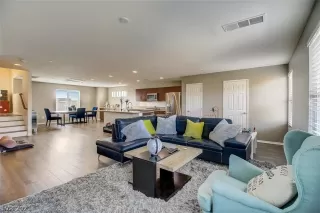 Photo #2: 2286865 Listing