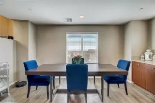 Photo #6: 2286865 Listing