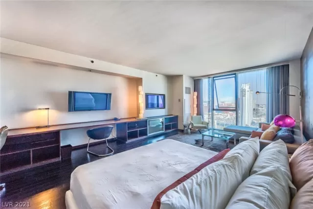 MLS: 2286869 Condo For Sale