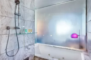 Photo #4: 2286869 Listing