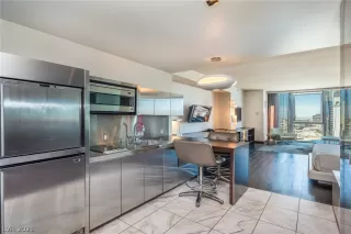 Photo #5: 2286869 Listing