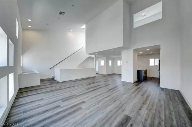 MLS: 2286927 Condo For Sale