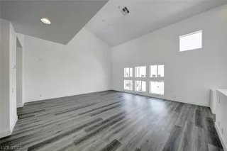 Photo #1: 2286927 Listing 