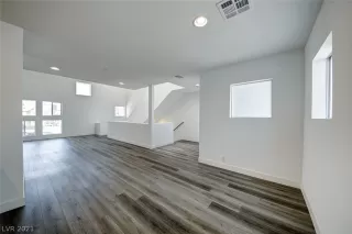 Photo #3: 2286927 Listing 